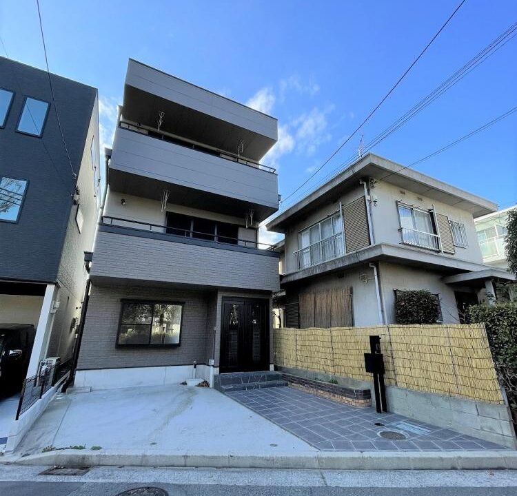 Casa em Amagasaki (1)